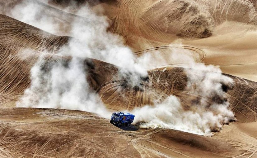 dakar's tweet photo. Siempre hay amor durante el dakar incluso en las dunas <3 <3 <3
There's always love during the dakar even in the dunes <3 <3 <3
#ValentínesDay https://t.co/4w4wE7vopT