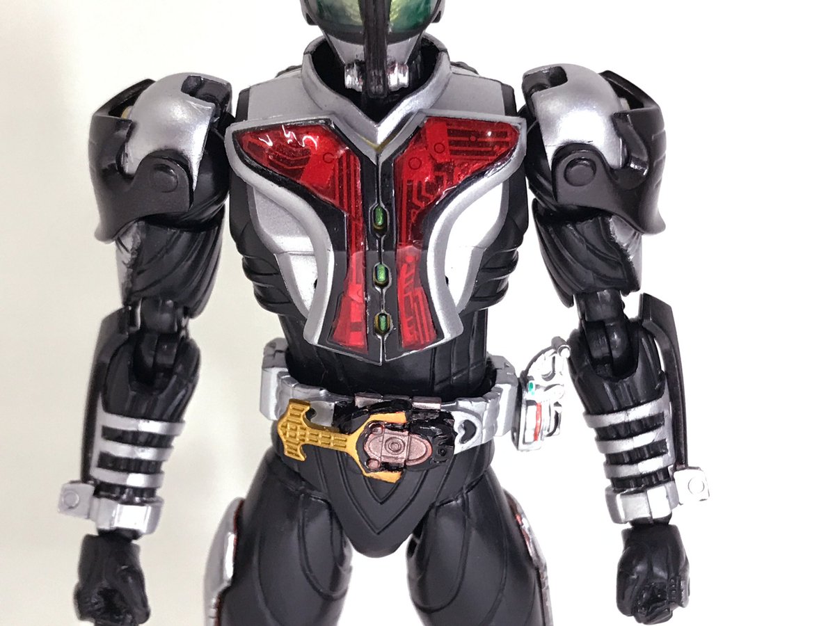 リペイントでshf仮面ライダーダークカブトハイパーフォーム リペイントでshf仮面ライダーダークカブトハイパーフォーム