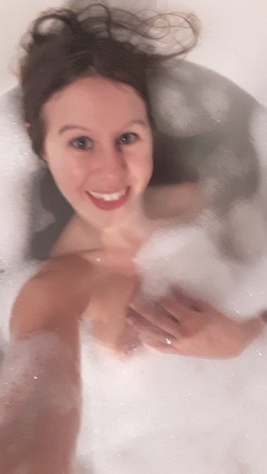 If the world was perfect, this is where I would be spending my #wetwednesday - anyone care to join me<a href="/tag/wetwednesday"class="tags"><span>#wetwednesday</span></a>
