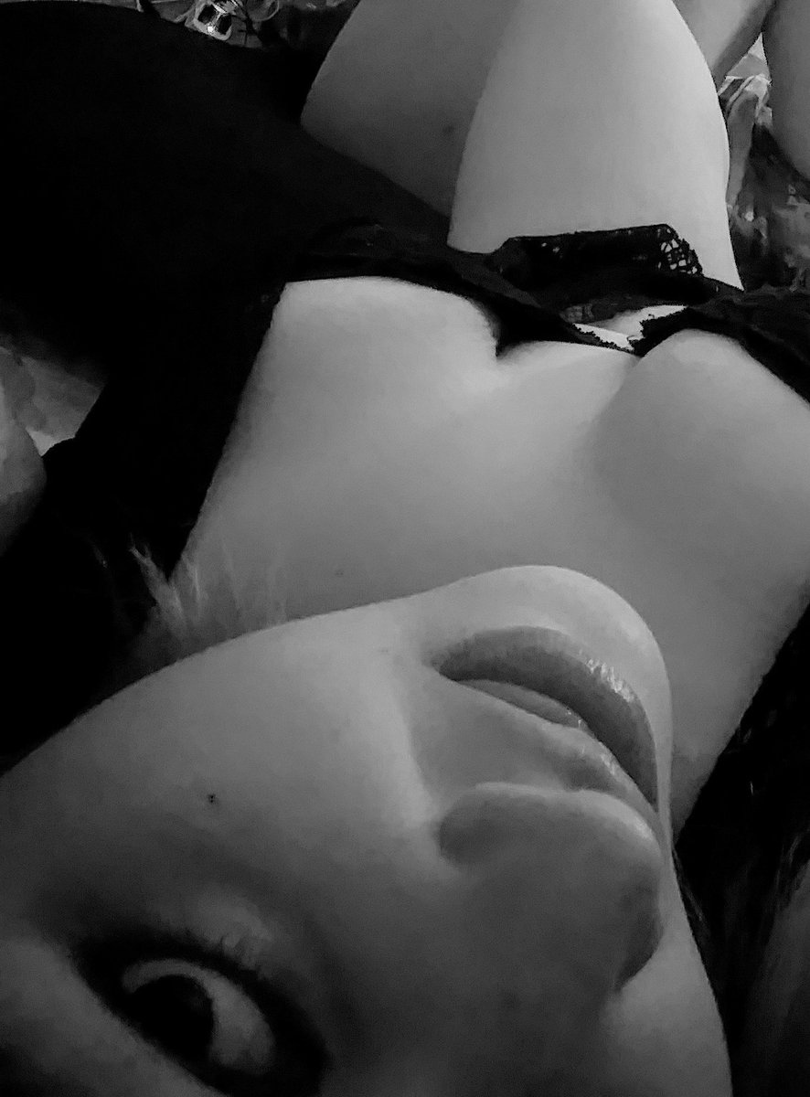 MelliBitch's tweet photo. #RomanceIsFor @pumpstersteve

...tits = romance, right?.....

💜💜Happy Valentine's Day💜💜 https://t.co/a913vQI9k4