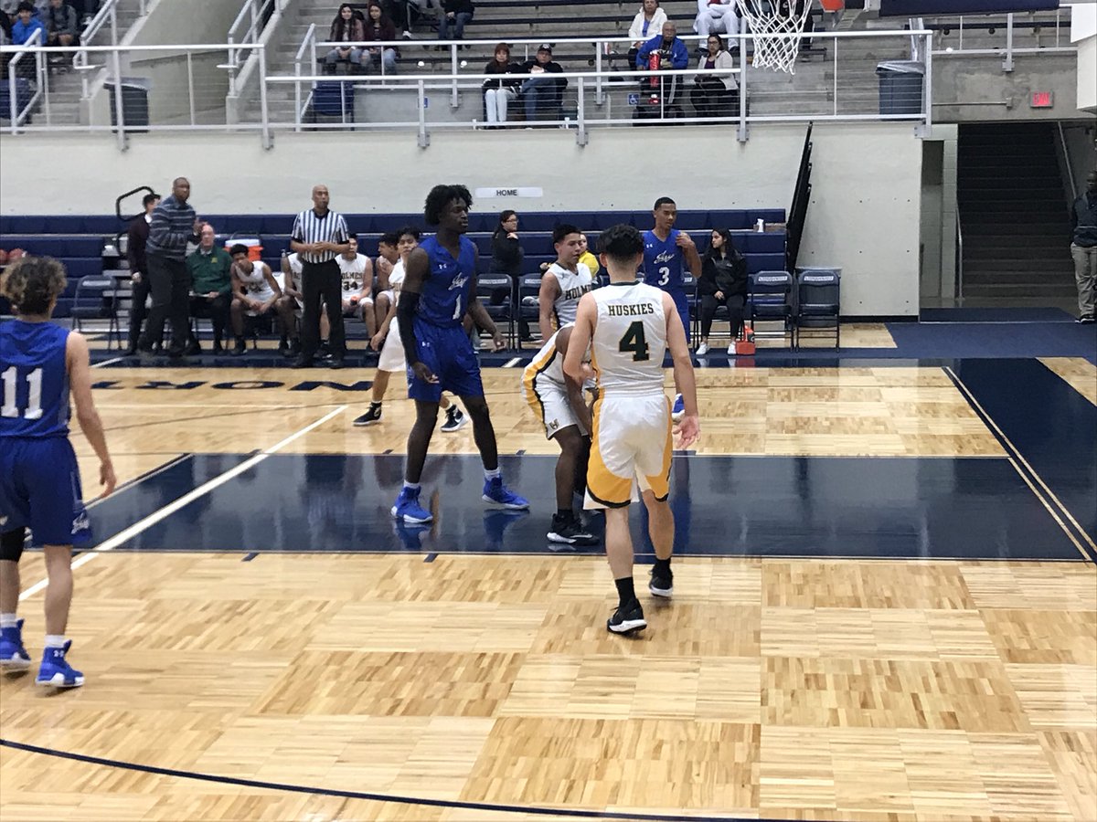 Love love love the FIGHT in these BOYs!!! Great job Holmes basketball!!!! Coach Joseph, Coach Vargas, and Coach Streit AMAZING JOB with these BOYS!!!! Amazing WIN tonight!!!   <a href="/HolmesHuskyFB/">Holmes Huskies Football 🏈</a> <a href="/Holmeshoops/">Husky Hoops</a>