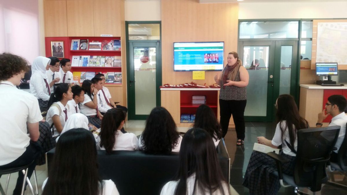 JISHigherEd's tweet photo. Katherine Melnyk, International Recruitment and Relations Coordinator - Asia, from @UAIberta giving presentation to Year 12 and 13 students in JIS Higher Education Office. https://t.co/UDAXoQrXMK