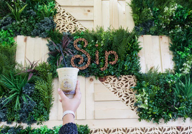 Look out, Koala T Cafe – there's a new boba shop in town. dailybruin.com/2018/02/12/res…