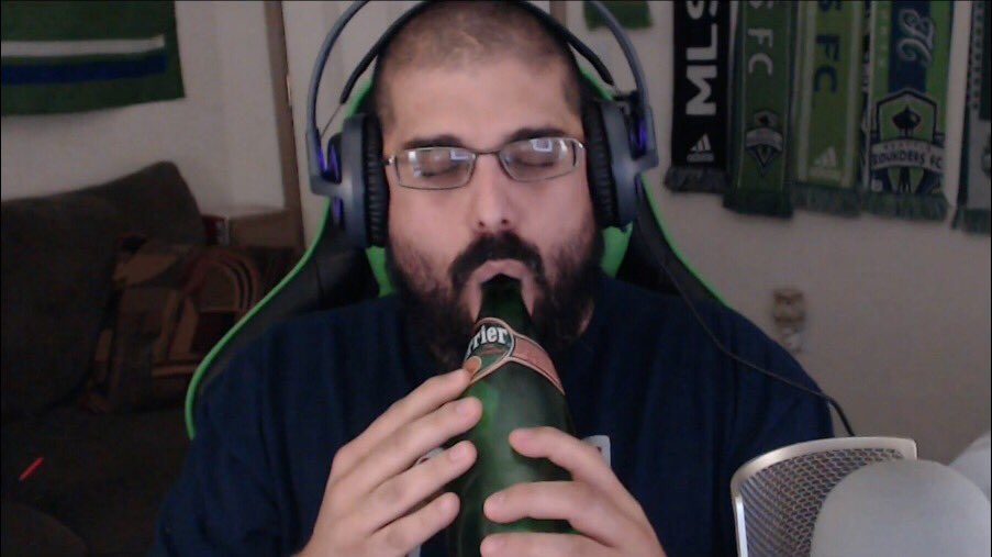 kojicalgary's tweet image. #banana #etiquette #doitproperly #neverforget #neversurrender @ChristinaGailC