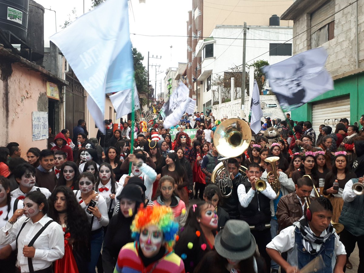 UTSH1997's tweet image. Agradecemos la participación de toda la comunidad universitaria con su energía y entusiasmo en el Tradicional Carnaval Zacualtipán 2018 #SomosUTSH