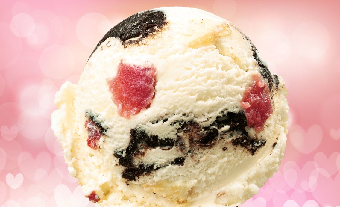 サーティワン アイスクリーム 期間限定フレーバー ラブストラックチーズケーキ ストロベリーチーズケーキのアイス クリームにチーズケーキキューブとストロベリー パリパリのチョコリボンまで入った 季節にぴったりなフレーバーです