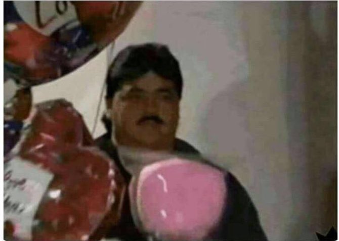 *Tocan la puerta del consultorio*
— ¡"X paciente"! ¿Que haces aquí? 
— Usted me dijo que tenía los dientes sanos y una sonrisa muy bonita...