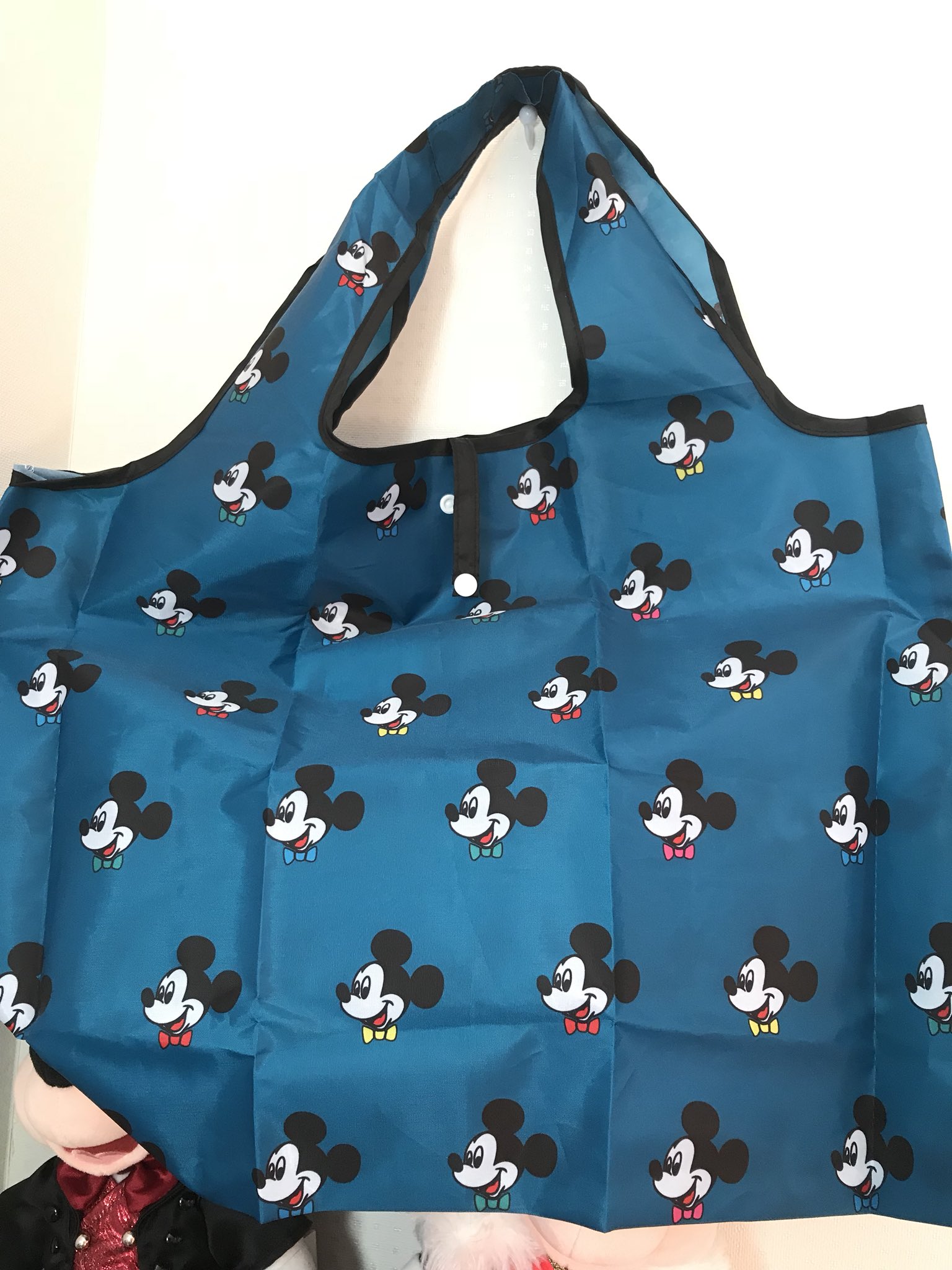 Soaring しまむらで前から気になっていたミッキーのエコバッグ たくさん持っているくせに つい購入 かなり大きめサイズ うすめなのが難点 580でした Soaring しまむらで前から気になっていたミッキーのエコバッグ たくさん持っているくせに つい購入 かなり大きめサイズ うすめなのが難点 580でした
