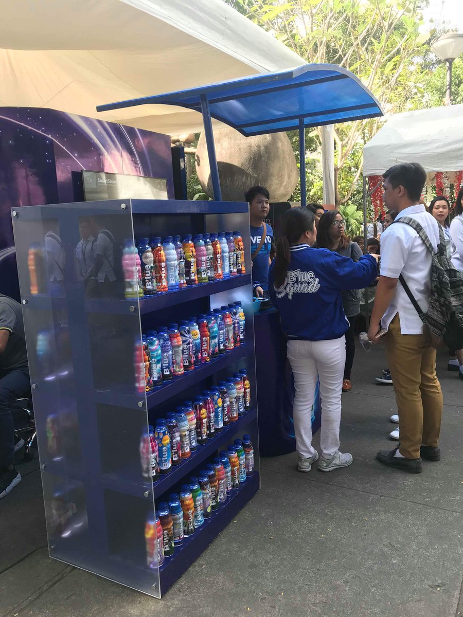 uscauf's tweet photo. Blue is the new color of Valetine’s Day! Drop by Struggle Square here at the Main Campus and Celebrate Valentine’s Day with B’lue Water. Enjoy their unique GIF Booth and upload your photos on your social media sites right away! #BlueFeelsLike #FullyAliveWithBlue #FeelsWithBlue https://t.co/HJIVxWdMJN