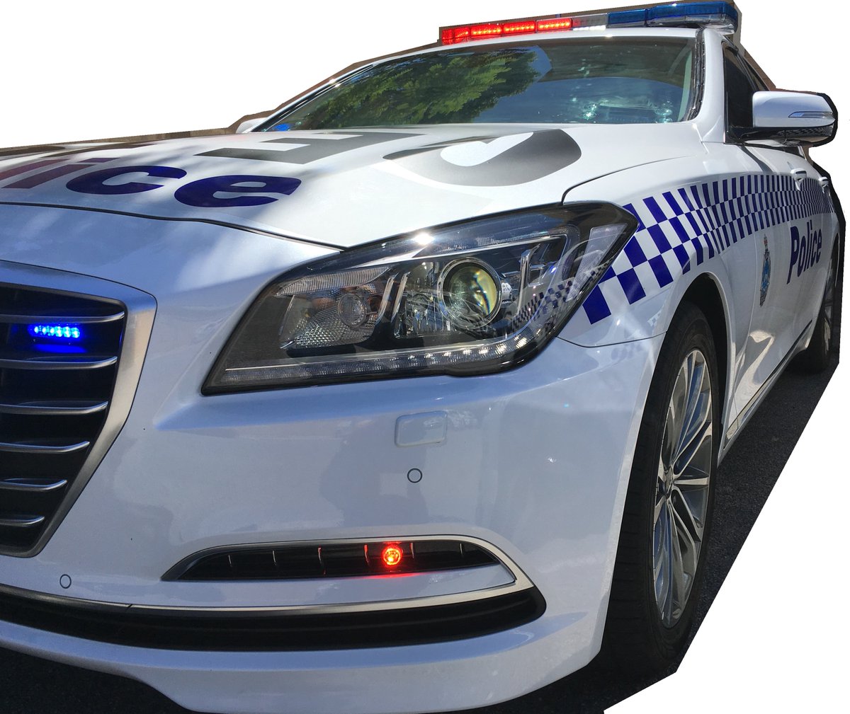 MidlandPol's tweet photo. An EXCELLENT result this morning by #MidlandResponse who located a missing 13 year old autistic girl 12 kilometres from home. A huge thank you to all who assisted, including the shire of Kalamunda, State Emergency Services, local media and the family who are now reunited. #fb https://t.co/sP3AZ8mdBs