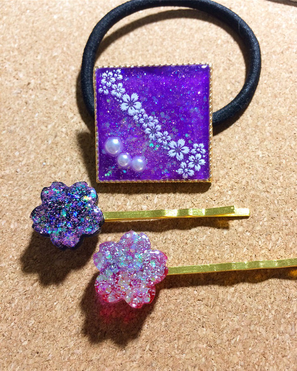ぼーちゃん工房 V Twitter こんばんは 今日も 桜シリーズ の作品を作りました 猫ちゃんのお花見ヘアゴムと 猫ちゃんの ヘアピン そして少し大人っぽい紫色のヘアゴムとヘアピンです 早く桜咲く季節になれ ๑ ๑ レジン レジン作品 ぼーちゃん工房 V Twitter こんばんは 今日も 桜シリーズ の作品を作りました 猫ちゃんのお花見ヘアゴムと 猫ちゃんの ヘアピン そして少し大人っぽい紫色のヘアゴムとヘアピンです 早く桜咲く季節になれ ๑ ๑ レジン レジン作品