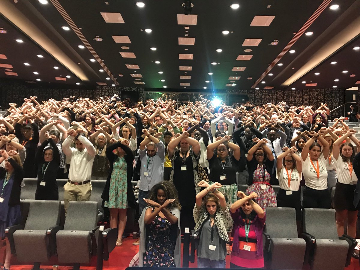 OzRefugeeCounc's tweet photo. #AltRefugee concludes with a reflection for our brothers, our sisters and our children detained on #manus #Nauru, #christmasIsland and onshore - we will not rest until you are free https://t.co/kDUI1L1MZd