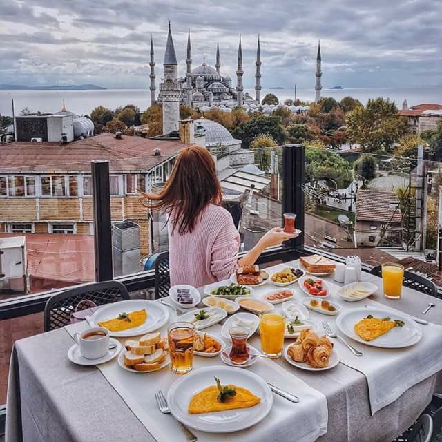 من اسطنبول.
أسعد الله صباحكم جميعااا متابعينا الأعزاء.