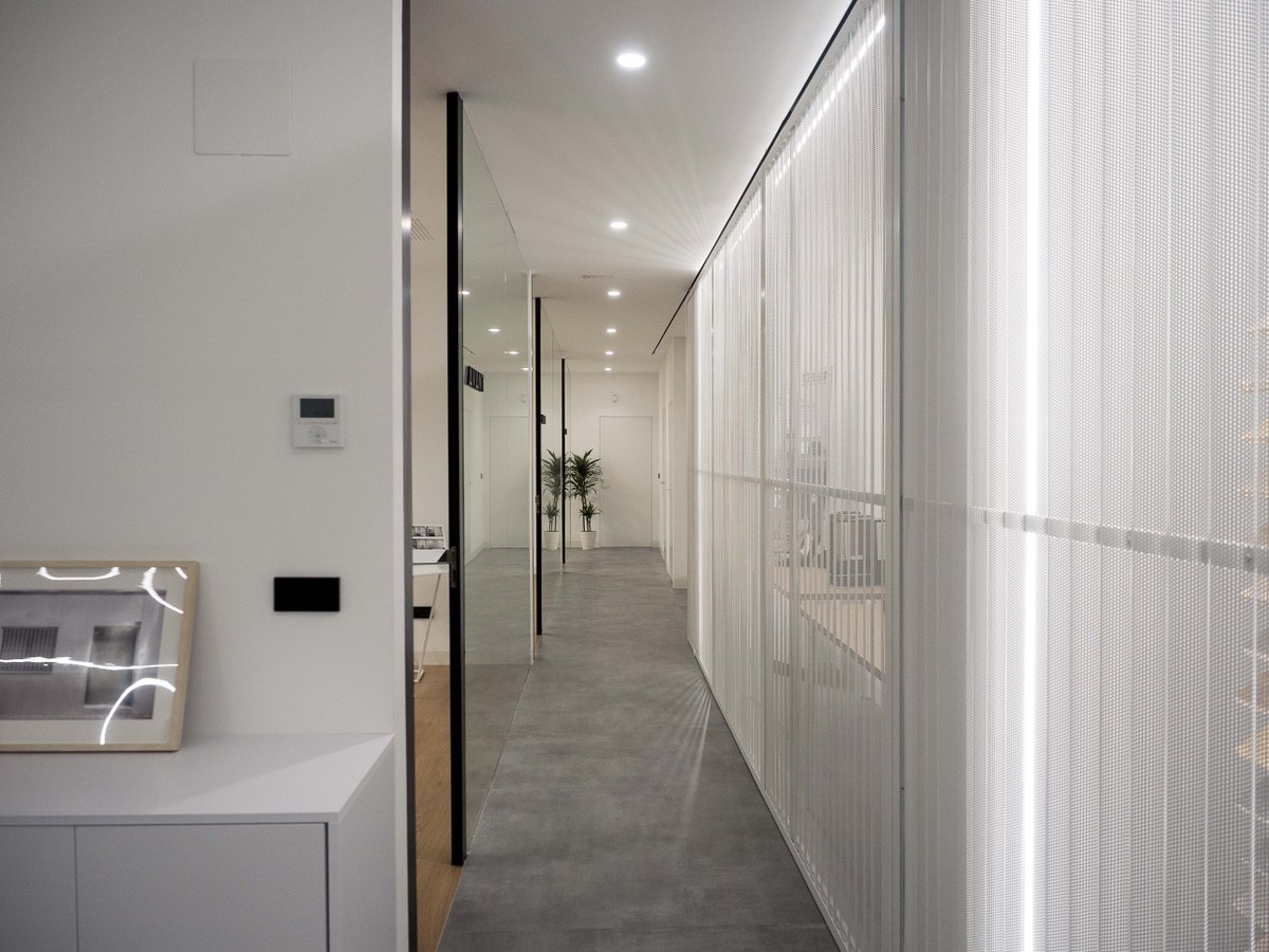 AvantGST's tweet photo. Bon dia, llums enceses i comencem! Foto: Oficines Avant Gestió Tècnica.
Buenos días, luces encendidas y empezamos! Foto: Oficinas Avant Gestió Tècnica.
#arquitectura #construcció #rehabilitació #desingandbuild #interiorisme #avantgst #novesoficines https://t.co/jjoAYOxJJF