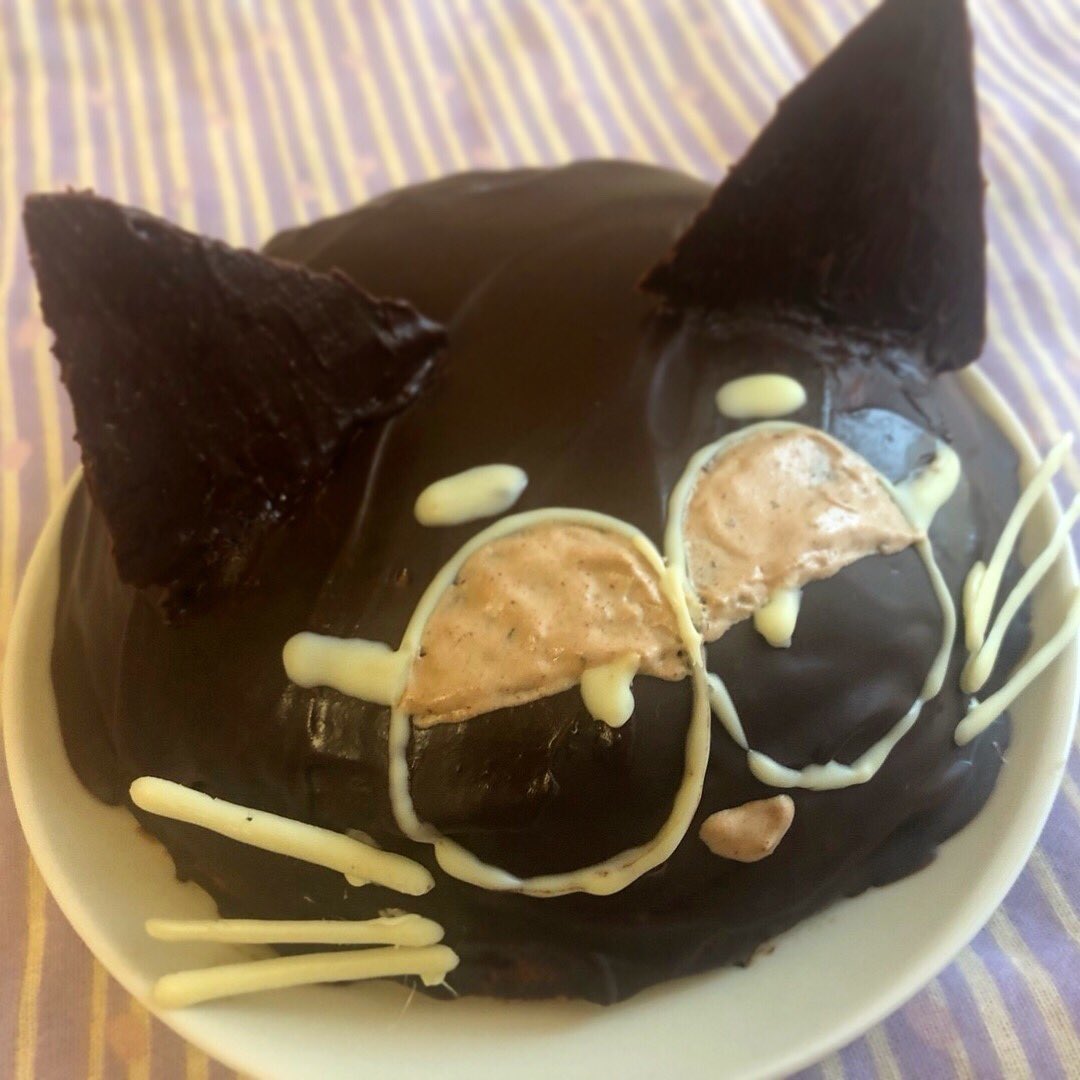 yukin0shita1's tweet photo. 【19話ネタバレ注意】
6つ子の製菓技術すごいですね… https://t.co/nXAEM41Izd