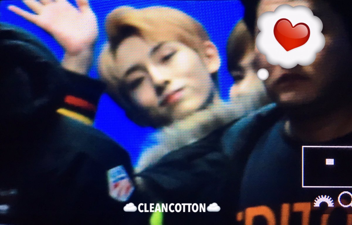 cleancotton_win's tweet image. 180214 자세히 보면 한쪽 손은 스청이거 한쪽은 쿤인데 얼굴은^^,,,
#nct2018 #winwin #윈윈 #董思成