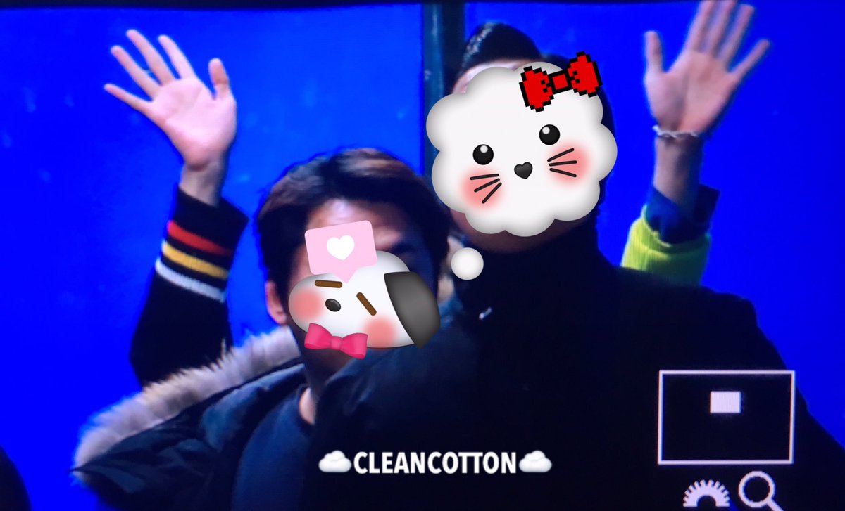 cleancotton_win's tweet image. 180214 자세히 보면 한쪽 손은 스청이거 한쪽은 쿤인데 얼굴은^^,,,
#nct2018 #winwin #윈윈 #董思成