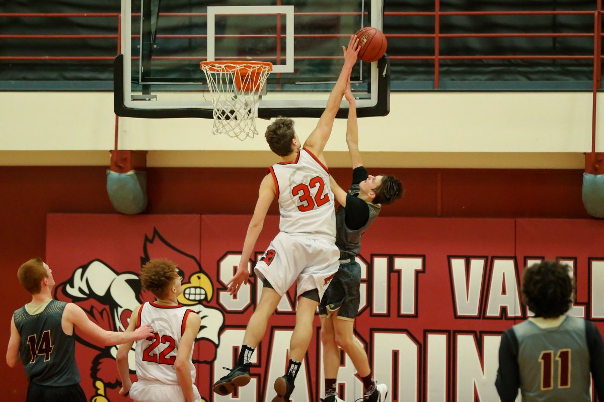 TerraceHawks's tweet photo. Look at @Brendanhayes21 hand placement in relation to the basket 👀 #UpThere
#TerraceHawks
#GetThatOuttaHere
#BlocksOnBlocks
PC: @SEASportsPhotos https://t.co/VLSAXOOtP6