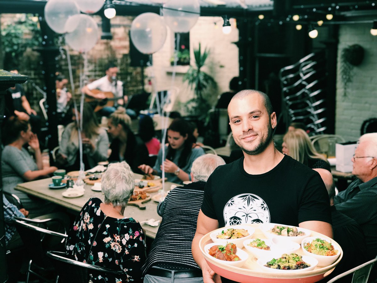 Ombrellos tweet media