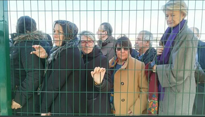 Yurtdışından gelen ve aralarında Filistin mücadelesinin sembol ismi olan Leyla Halid'in de olduğu heyet Sincan cezaevi kampüsünde başlayacak olan  #Demirtaş duruşmasına alınmadılar..