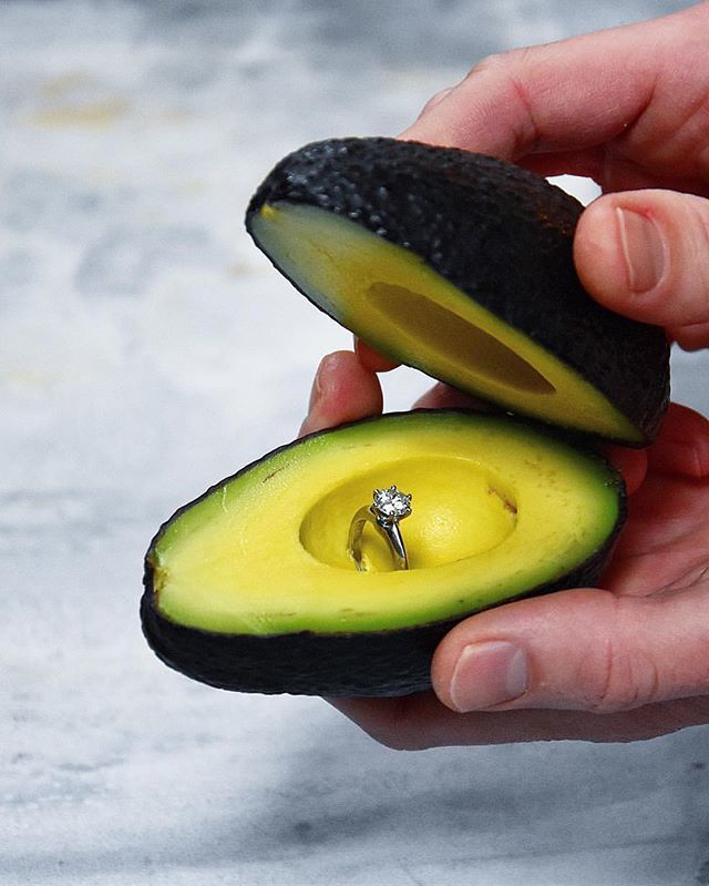 letscookvegan's tweet photo. Tag someone who should propose or gift like this! 💚 Happy valentines! Avo box ring gift idea by @fooddeco #letscookvegan https://t.co/7GCRZNGaNm