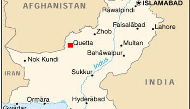 GulfTimes_QATAR's tweet image. Gunmen kill four paramilitary police in #Pakistan's #Quetta
#GunAttack  gulf-times.com/story/581654