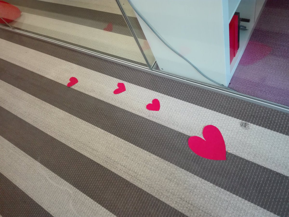 neolabels's tweet photo. Así celebramos #SanValentin2018 en #grupoNeo!! Mucho ❤❤❤❤ para todos! @neolabels @Visual_One1 @AgenciaIFW @marengodigital @PiensaNeo @sharemusic #pixelmapstudios https://t.co/Wg1Kw7mpzT