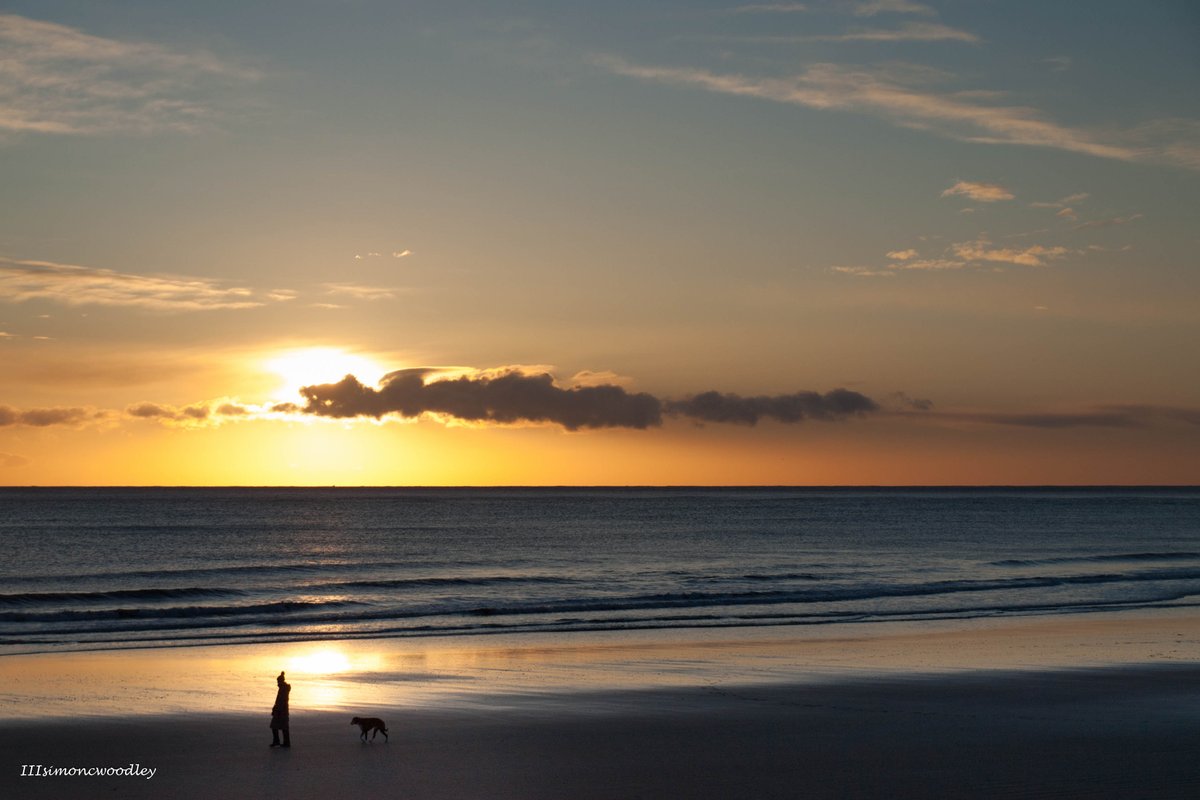 "Good Morning Monday" A Loweryesque figure and dog take a walk on the beach at Seaburn in Sunderland. <a href="/StormHour/">#StormHour</a> <a href="/EarthandClouds/">Earth and Clouds</a>