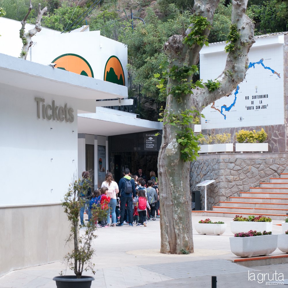 LagrutaRestaur's tweet photo. ¿Aún no has visitado la 'Gruta San José'? 

Un lugar mágico donde se encuentra el Río Subterráneo más largo de Europa. Aprovecha nuestro Pack Turismo, donde encontrarás un descuento directo para tus entradas a Les Coves 🗻

#RestauranteLaGruta #LaGrutaEntorno https://t.co/ZiRGgtTPLt