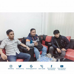 disdik_bandung's tweet photo. Kepala Sub Bagian Data dan Informasi Menerima Audiensi dari DPC XTC Kota Bandung
https://t.co/TgFfHzvJE6
@ridwankamil @OdedMD @yossiirianto @elih_disdik @HumasBdg @DiskominfoBdg @ppidkotabandung @XTCKotaBandung https://t.co/BzaUJ4Gn94