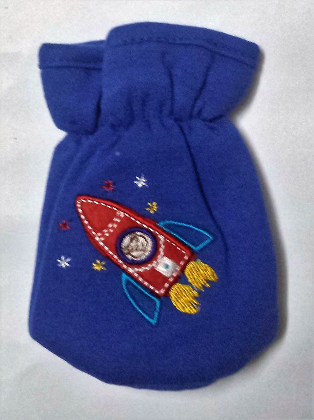 contact91583932's tweet image. Baby bottle covers are a protective lining for your baby’s bottles and act as an insulation to the warm milk. Keep them colorful and stylish, check out this range onlinekiddieshop.com/baby-essential… #CradleTog #BottleCover #WarmMilk #Insulator #Stylish #Colorful