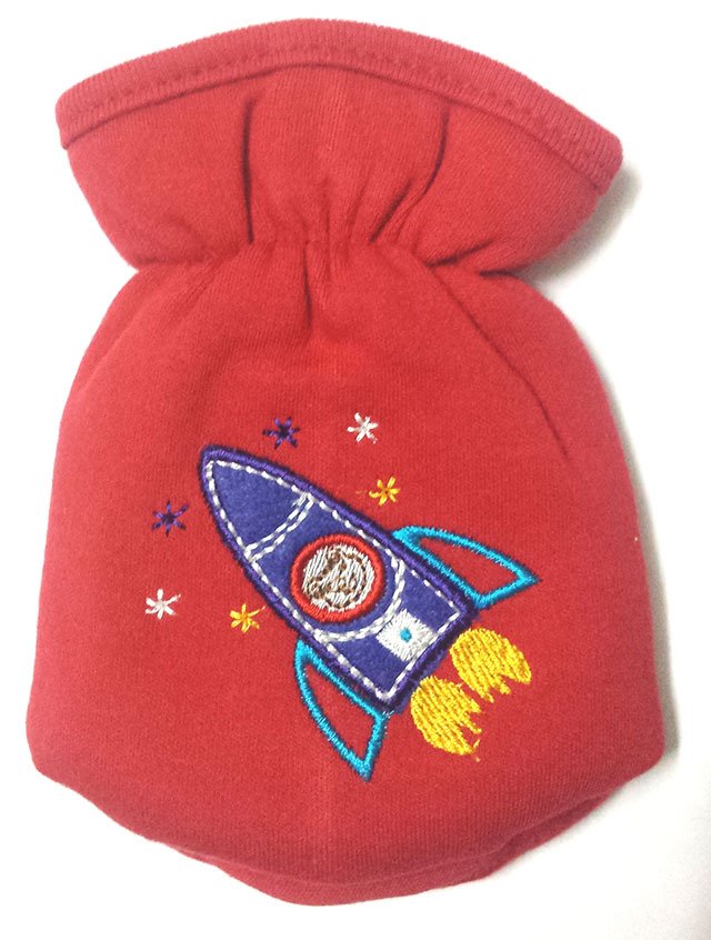 contact91583932's tweet image. Baby bottle covers are a protective lining for your baby’s bottles and act as an insulation to the warm milk. Keep them colorful and stylish, check out this range onlinekiddieshop.com/baby-essential… #CradleTog #BottleCover #WarmMilk #Insulator #Stylish #Colorful