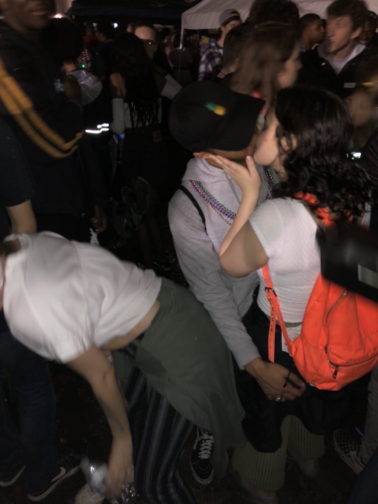MGmakeouts69's tweet photo. A$$ &amp; 🍍 https://t.co/mzUt95zmJ3
