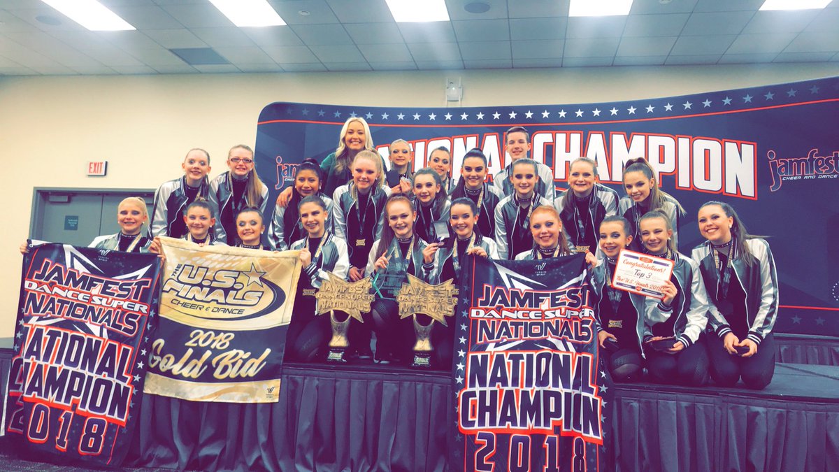 brittwhumphrey's tweet photo. Middle school Pom and hip hop national champions! Plus GRAND CHAMPS of school teams! #highlandhillsmiddle #JAMfestDSN @JAMfestEvents https://t.co/D1tkk97RW6