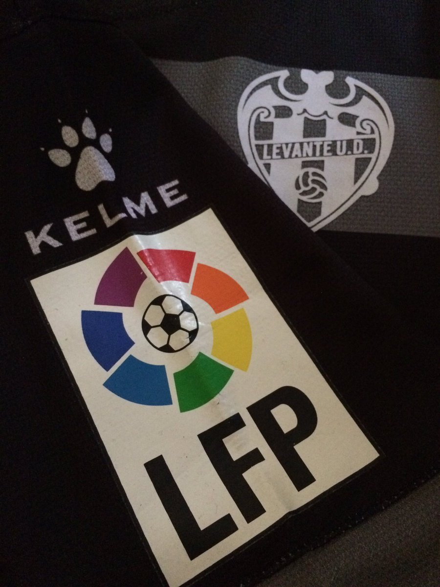 sudutstadion's tweet photo. #sudsta4
Levante 2009
sz S (69x52)
kain excelent
patch LFP ori
kain centenary atau 100 tahun klub https://t.co/GZjW8JZbvg
