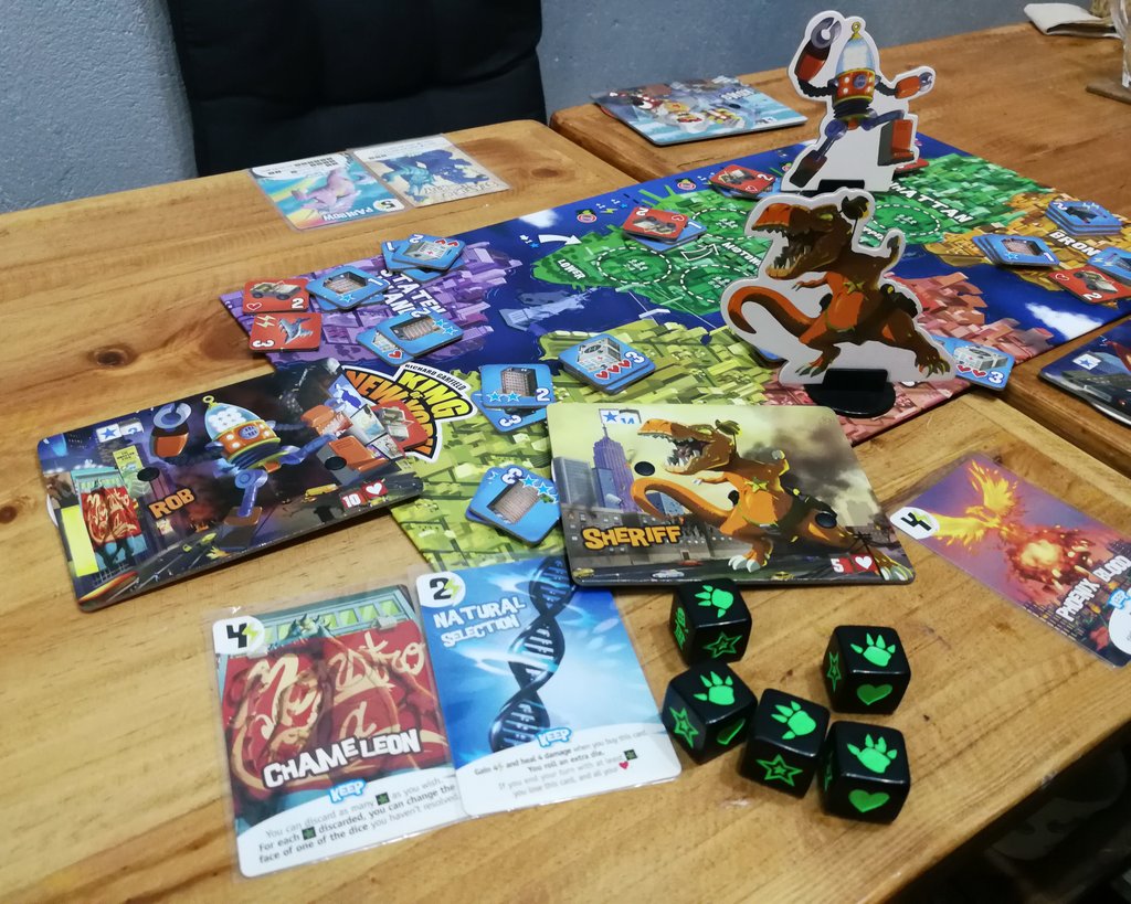 urJoy's tweet image. I WON 3 BOARDGAMES IN A ROW YESTERDAY AND HINDI PA DIN AKO NAKAKAMOVE ON💝🎲 #KingOfNewYork #CosmicEncounters #BloodRage #PROUDMOMENT