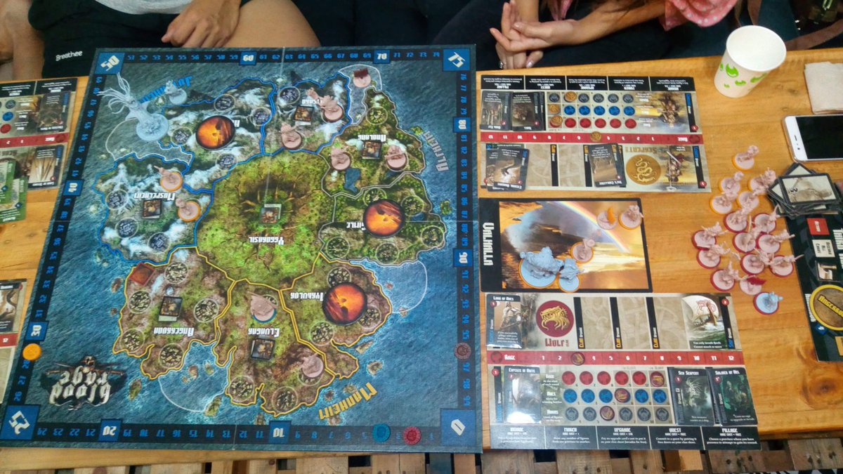 urJoy's tweet image. I WON 3 BOARDGAMES IN A ROW YESTERDAY AND HINDI PA DIN AKO NAKAKAMOVE ON💝🎲 #KingOfNewYork #CosmicEncounters #BloodRage #PROUDMOMENT