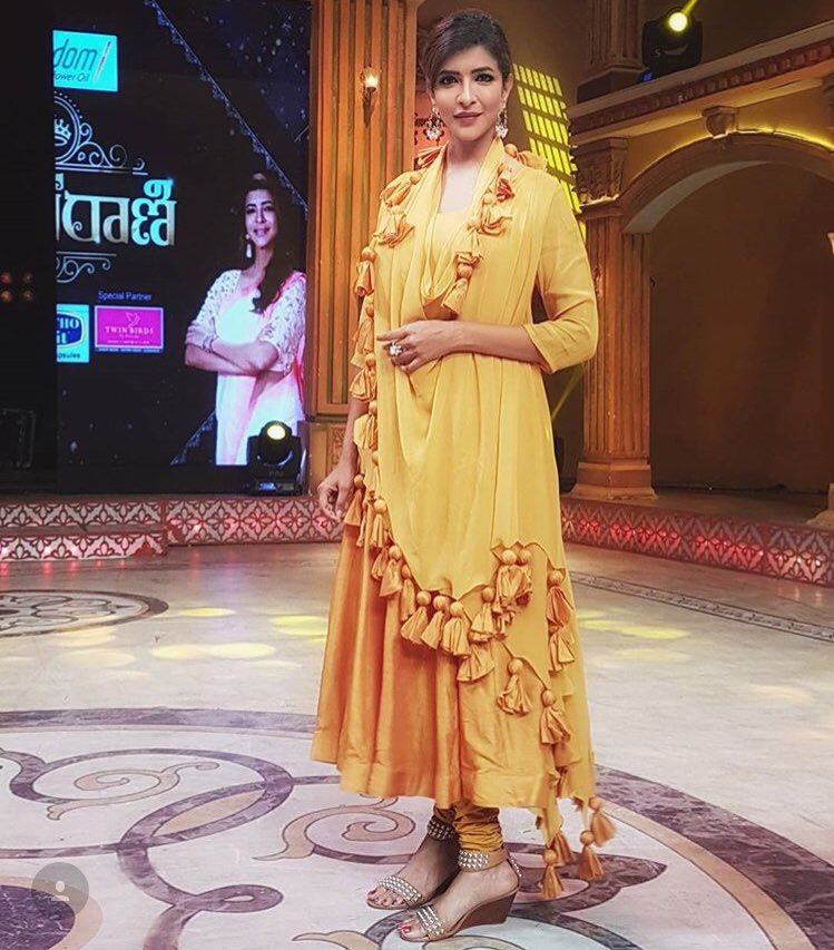TeamLakshmi's tweet photo. Shining bright! #TeamLakshmi https://t.co/jGZ3blNZPU