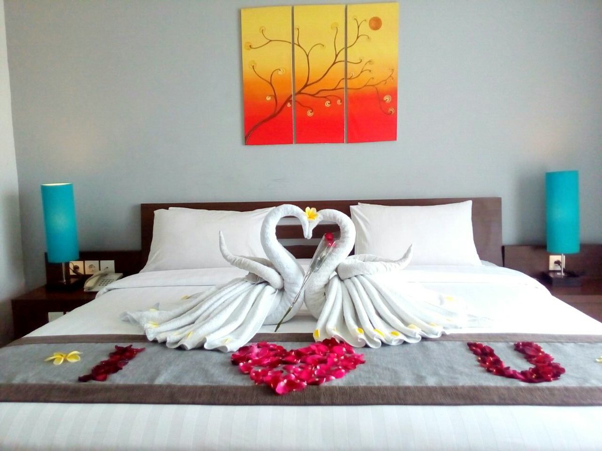royalregantris's tweet photo. Together is a Wonderful place to be.. @royalsingosari
.
.
.
#royalsingosarikuta #kuta #legian #bali #balihotel #love #loveislove #passionatelove #lovely #couple #date #honeymooners #honeymoon #anniversary #wedding #balicouplesdate #infobali #todaybali #pathindonesia #like4like https://t.co/Gu71aGo2Wh