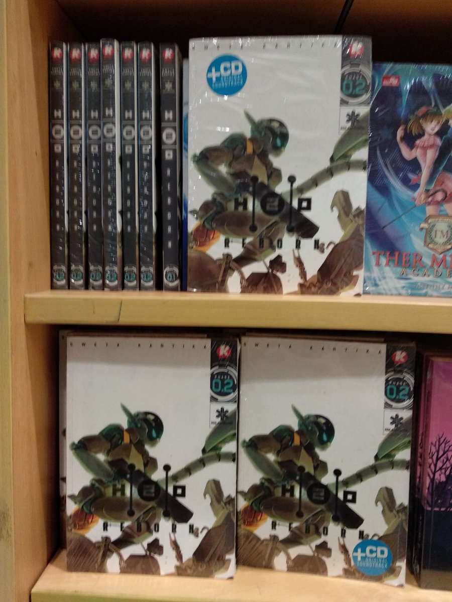 kolamkomik's tweet photo. Buat yang nyari komik @H2OReborn  Phase 0.2, cetakan keduanya sudah tersedia di toko-toko buku kesayangan anda (yang belum tentu kesayangan saya). https://t.co/HNbTaoykn7
