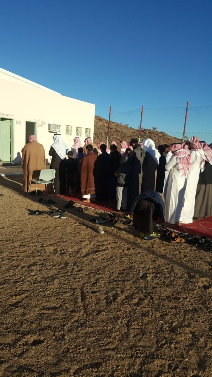 alaossae's tweet photo. أدى منسوبو مدرسة #العوصاء صباح اليوم
#صلاة_الاستسقاء بحضـور جمع من أهـالي
القرية وأولياء الأمور سائلين المولى عز وجل
أن يغيث البلاد والعباد https://t.co/lmOMhdlR8s