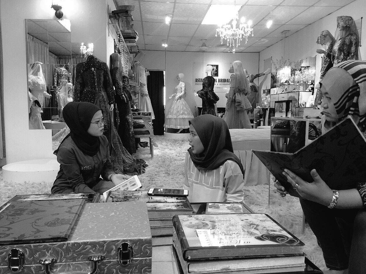 zarithsofeaaaaa's tweet photo. Nak kumpul 10k ambik masa 7,8 bulan, nak habiskan dlm masa 1 jam je. Alhamdulillah, all done booking payment. ππ tinggal catering dgn doorgift je tak settle lg. π€π€ terima kasih ya Allah permudahkan segala urusan kami πππ»
#22022020
#JemputDatang π€ͺ https://t.co/v8MDUKPUzx