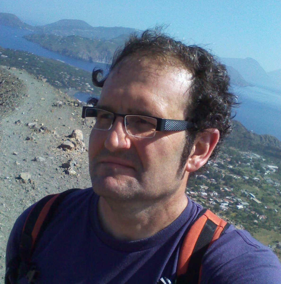 mediainaf's tweet image. Microscopio a #neutrini “spella” il #neutrone: un gruppo italo-cinese, guidato da due ricercatori dell'@INFN_, è riuscito a misurare, per la prima volta, la distribuzione dei neutroni nel nucleo del cesio, scoprendo che occupano più spazio del previsto media.inaf.it/2018/02/12/neu…