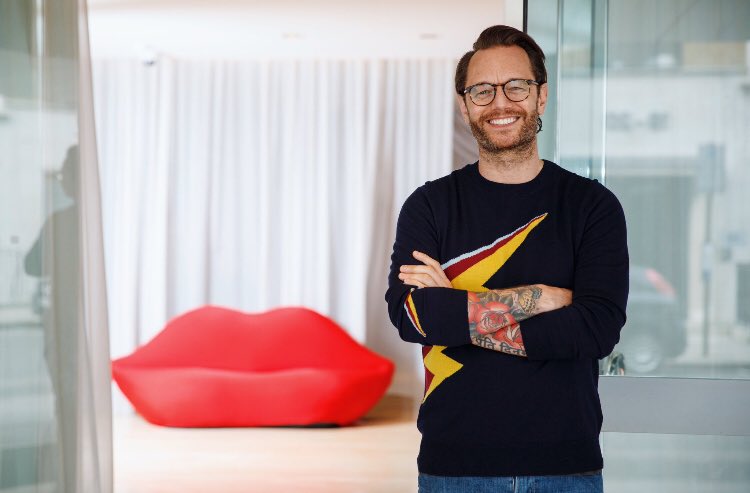I’m looking forward to sitting on that iconic <a href="/SandersonLDN/">Sanderson London</a> sofa this Valentines Day giving my love &amp; dating advice to all that come and say hello. See you there? ❤️