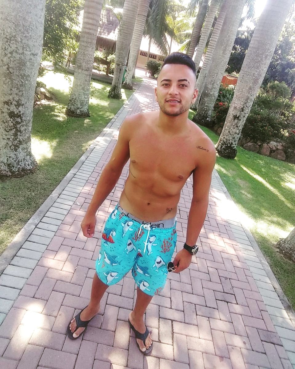 Calazan06's tweet photo. 12/02/96 !
A fé na vitória tem que ser inabalável , obg senhor por me conceder mais um ano de vida Parabéns p min 🎁🎉🍷🍻🍺🖼🎭 https://t.co/EG3qqYSX4w