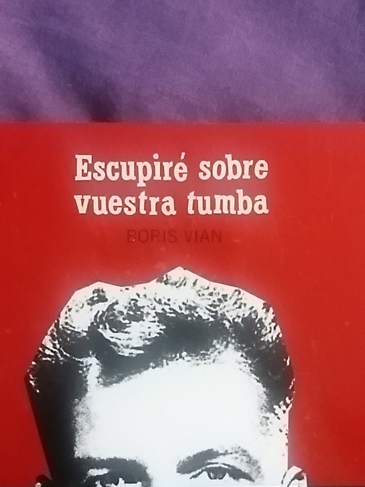 Farmaenfurecida's tweet photo. Gente: tanto estudiar para acabar vendiendo ibuprofenos.

Yo: https://t.co/ud6Qp1lDdG