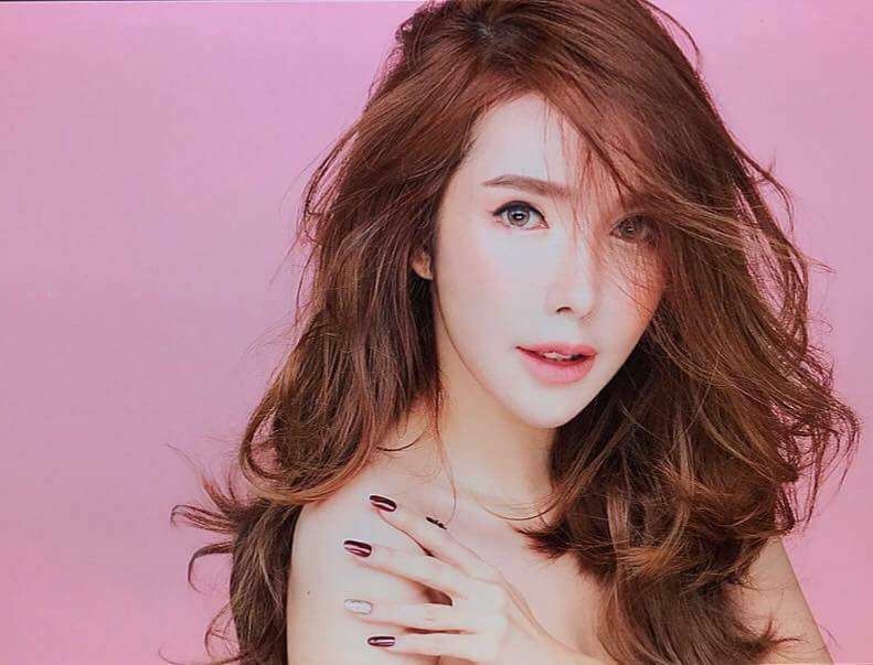 BJbyDAVIKA's tweet photo. #เคล็ดไม่ลับ หุ่นเป๊ะของ ใหม่ ดาวิกา #เจลลี่หุ่นสวย #GDMBJ
🍒GDM Blossom Jelly�� ซองเดียวเพรียวทุกส่วน🍷 
อยากหุ่นเป๊ะ ผิวสวย ตาใสปิ๊ง #ต้องสั่งจองเท่านั้น 
ด่วน‼️ BJ มีจำนวนจำกัด (พบกัน ต้นเดือนมีนาคม)
(link: https://t.co/1B4zOtUNeQ) https://t.co/AXUKqhMgkZ https://t.co/cUnqdzsT6h