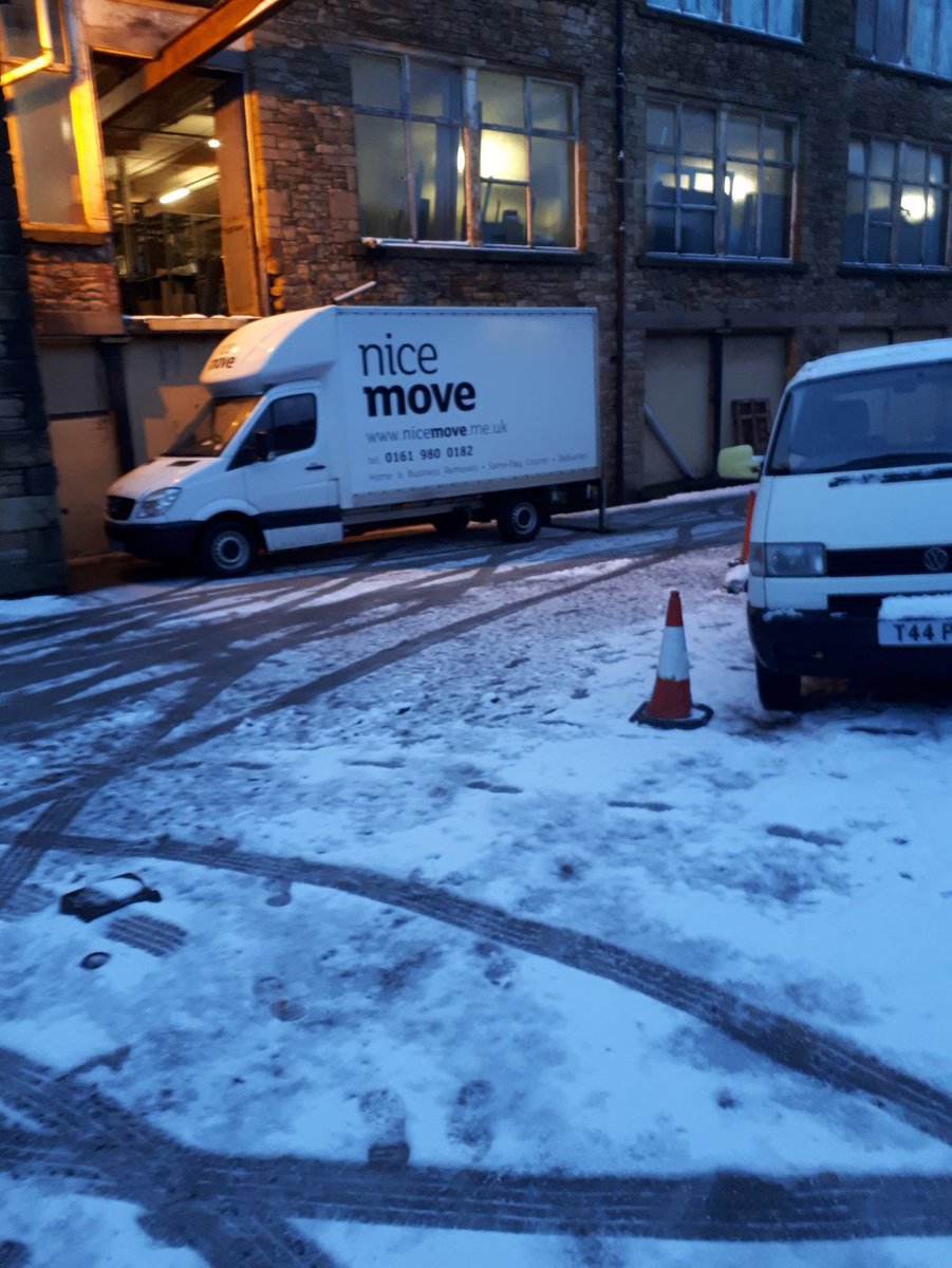 hellonicemove's tweet photo. The snow has tried its best to slow down the Nice move guys today! #SlippyUnderfoot https://t.co/t2L1oP9KiX