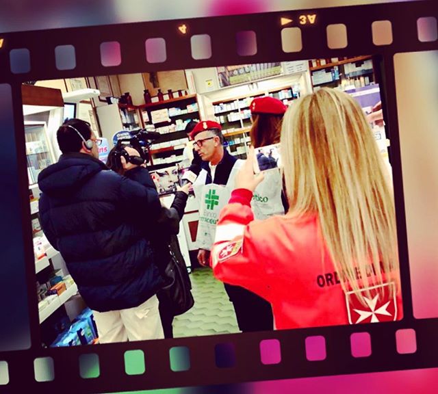 ordinedimalta's tweet photo. I volontari del @CIS0M all’opera, in tantissime città italiane, durante la XVII Giornata di Raccolta del Farmaco organizzata dalla Fondazione Banco Farmaceutico Onlus. #cimettiamoilcuore #donaunfarmaco #grf18 #OrdinediMalta #CISOM https://t.co/drl8xEaXvG