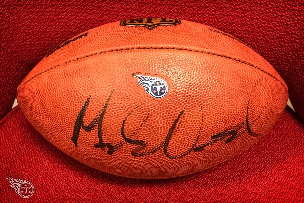 🏈 <a href="/CoachVrabel50/">Mike Vrabel</a> Autographed Football 🏈

Retweet &amp; follow <a href="/Titans/">Tennessee Titans</a> for a chance to win. #TitanUp
